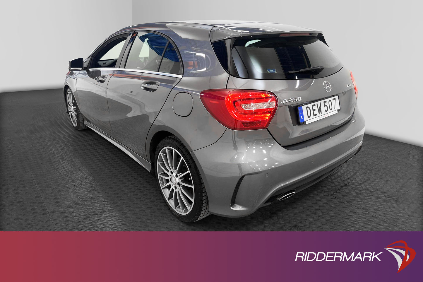 Mercedes-Benz A 250 4Matic 211hk AMG Sport Pano Navi Välserv