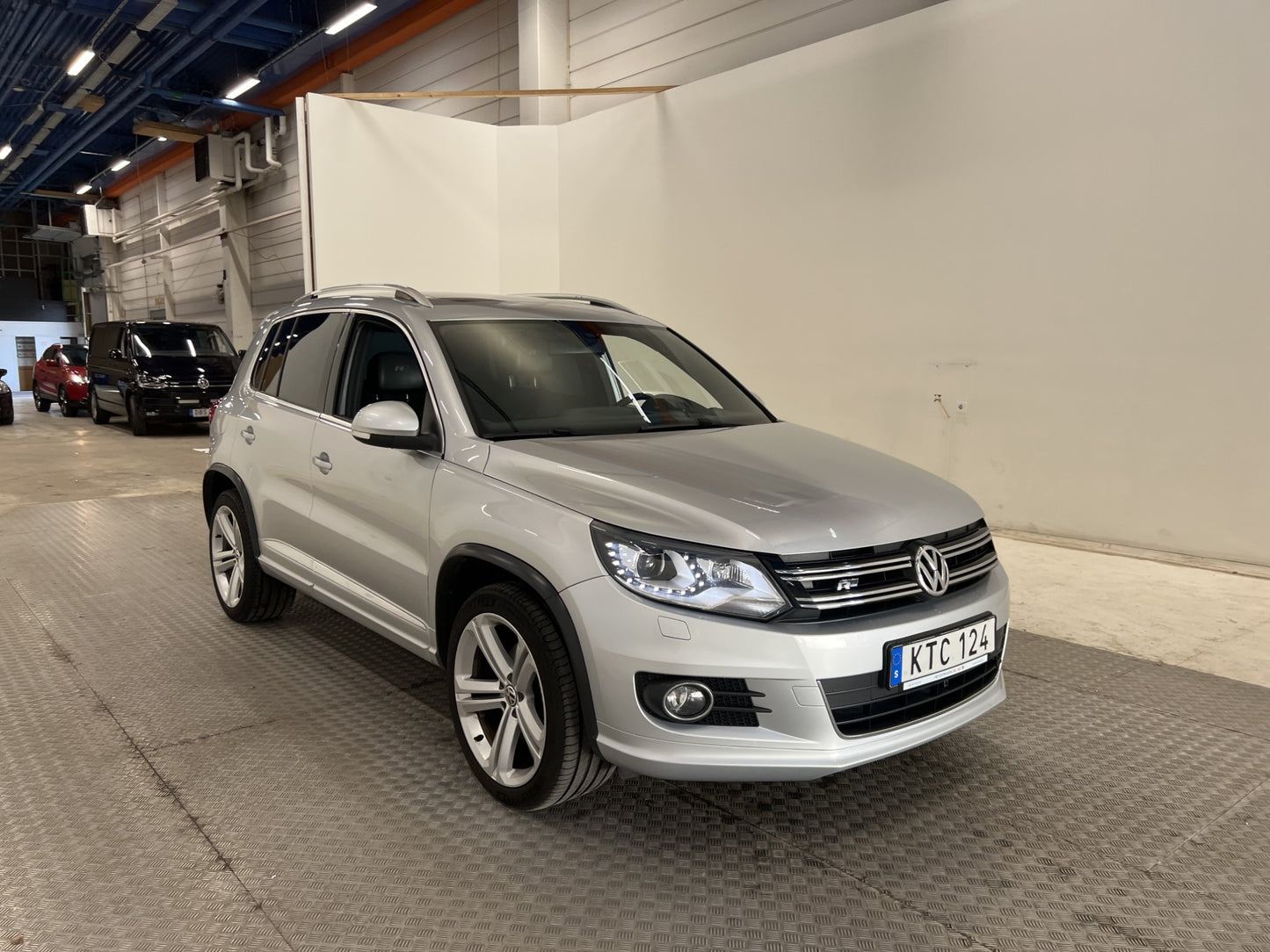 Volkswagen Tiguan 2.0 TDI 4M R-line Pano Värmare Skinn Drag