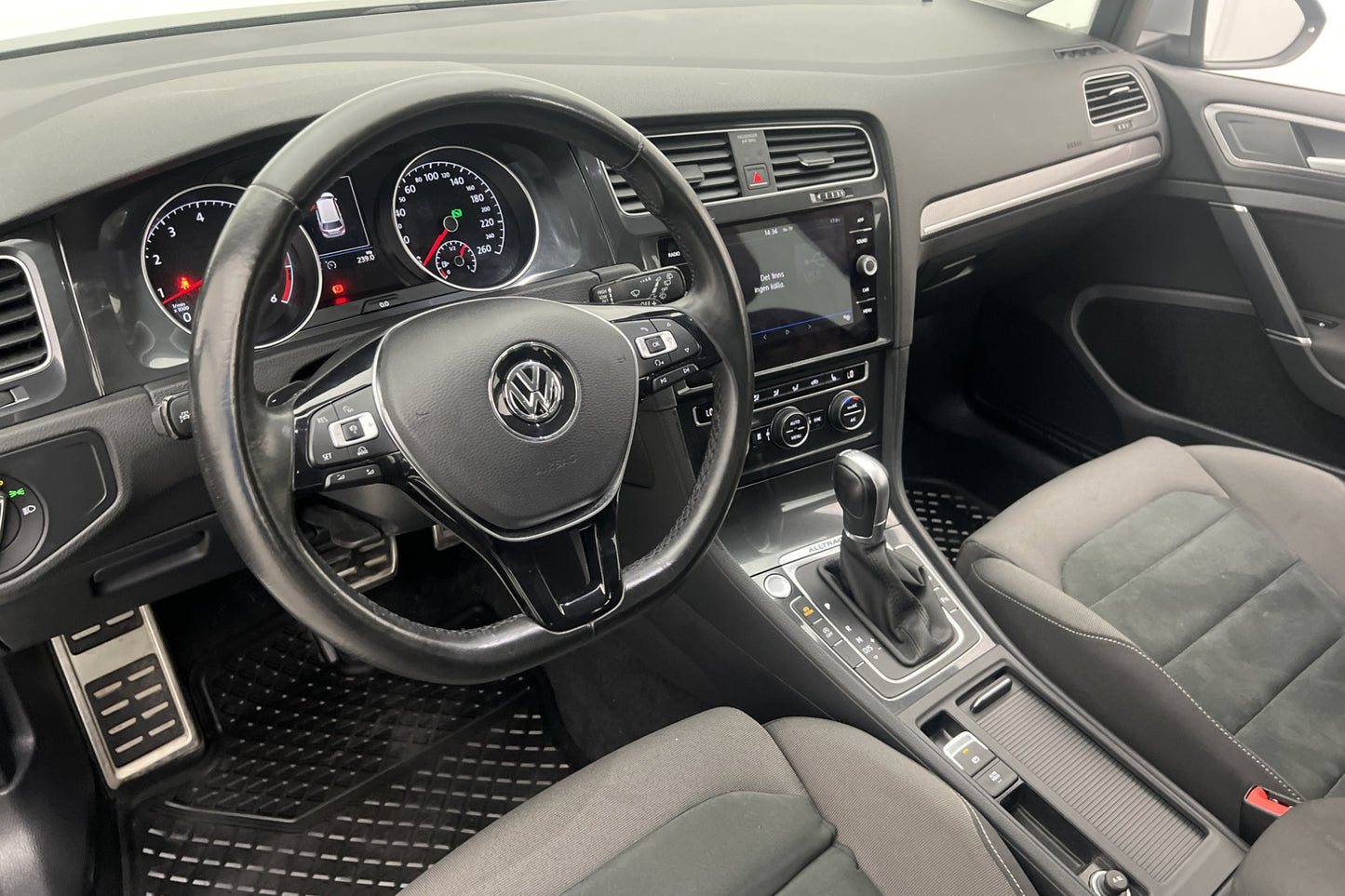 Volkswagen Golf Alltrack TSI 4M 180hk Plus Kamera Värmare