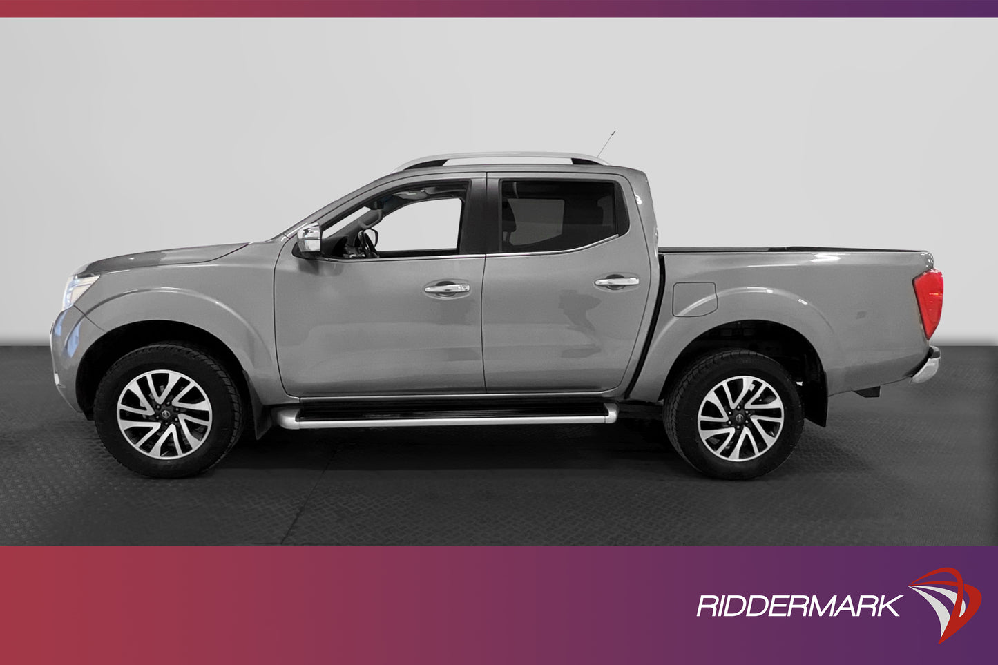 Nissan Navara Tekna 2.3dCi 4WD Dragkrok Skinn MOMS 1-ÄGARE