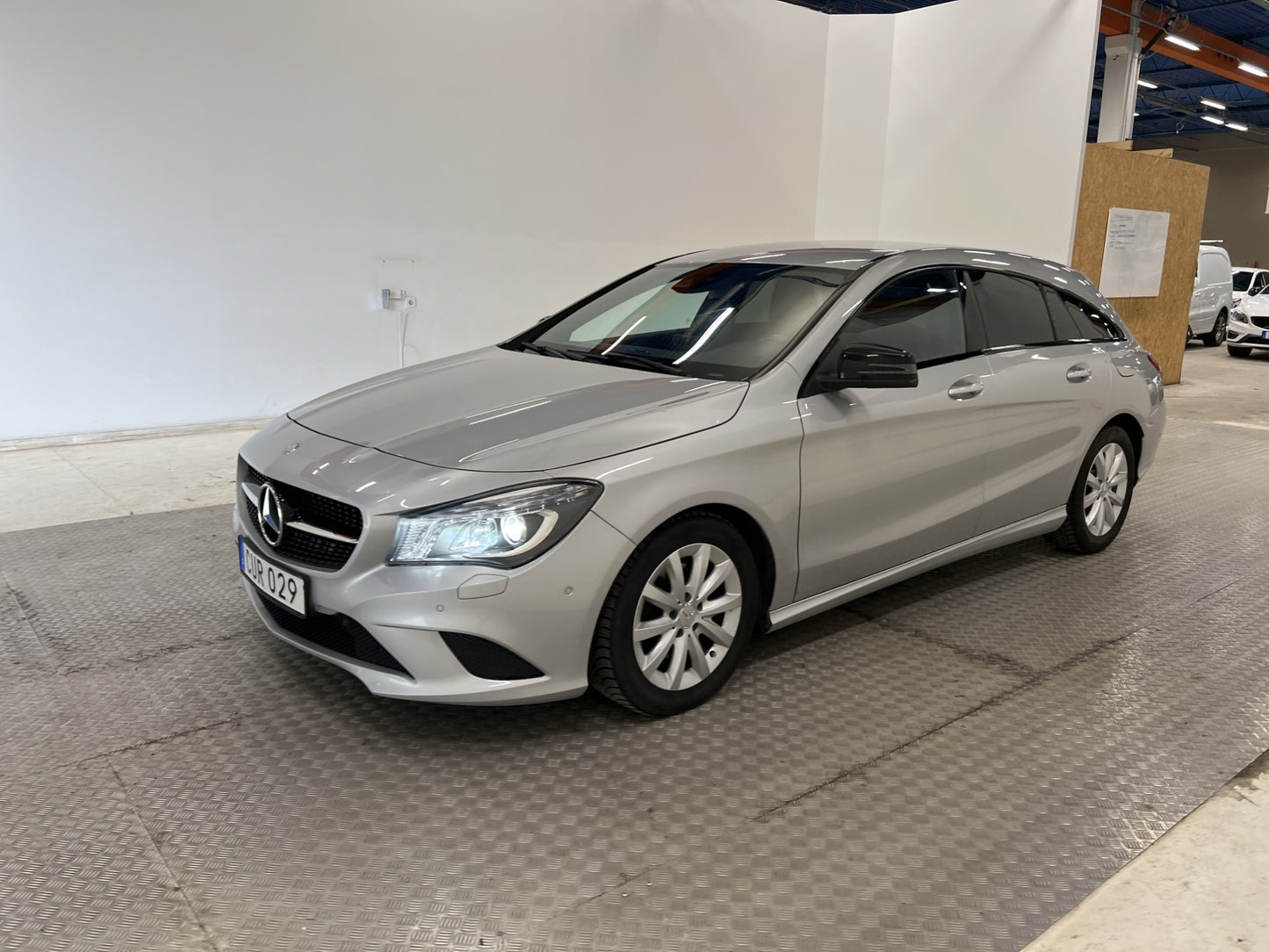 Mercedes-Benz CLA 220 Shooting Brake 177hk Värmare Dragkrok