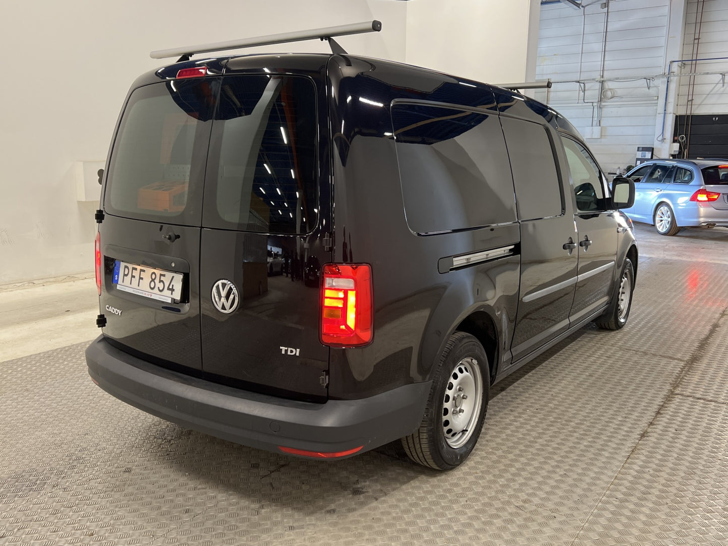 Volkswagen Caddy Maxi 2.0TDI DSG Värmare V-inredd Moms