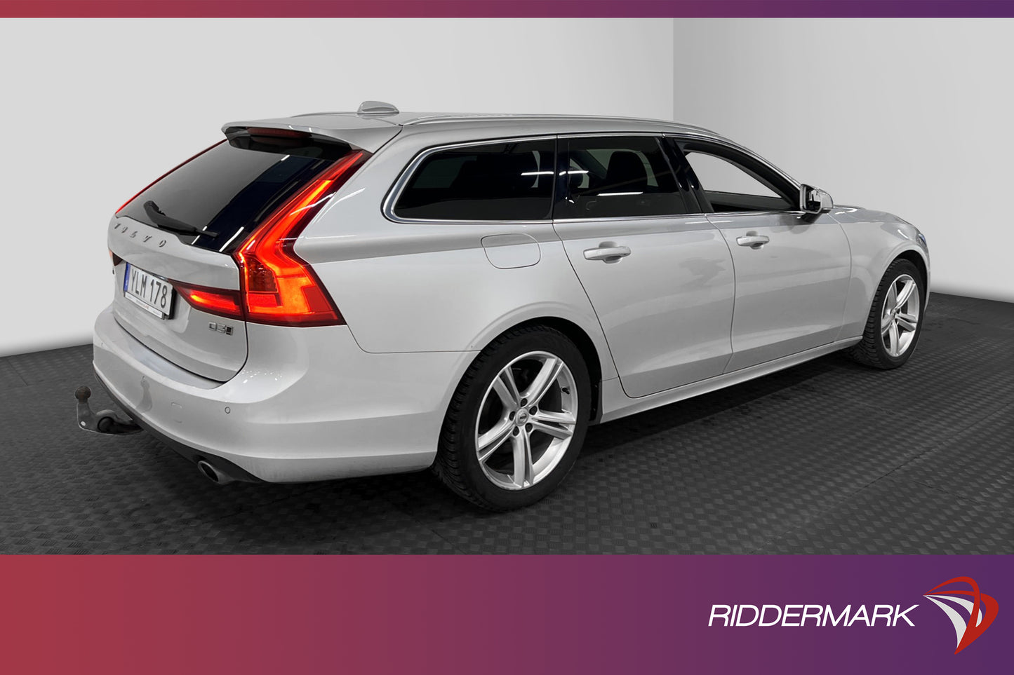 Volvo V90 D3 150hk AWD Momentum D-Värm Skinn B-Kamera Navi