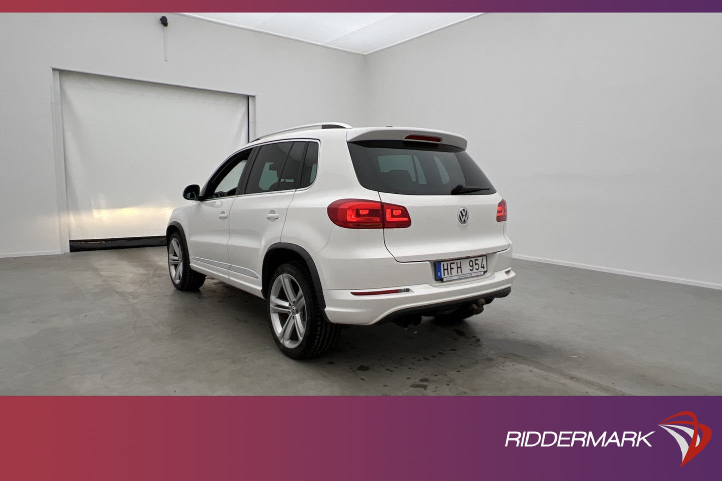 Volkswagen Tiguan 1.4 TSI 160hk 4M R-Line M-Värmare B-Kamera