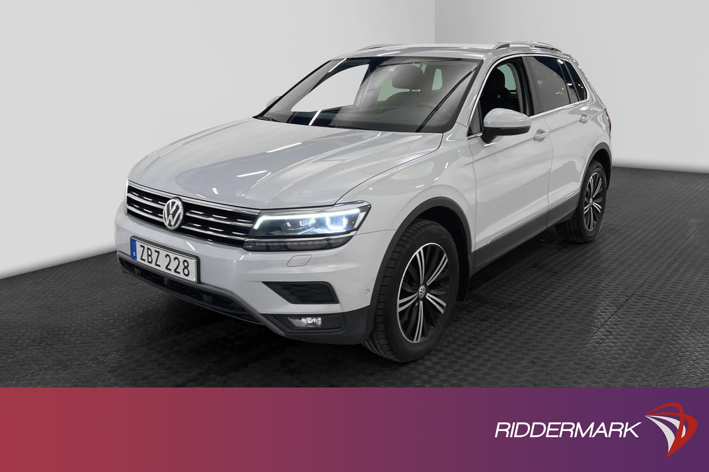 Volkswagen Tiguan 4M 190hk Executive Cockpit Läder 1-Ägare