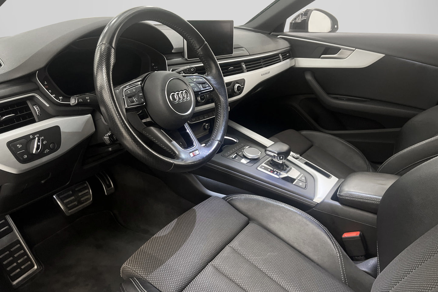 Audi A4 Avant 2.0 TDI quattro S-Line Cockpit Navi Välservad