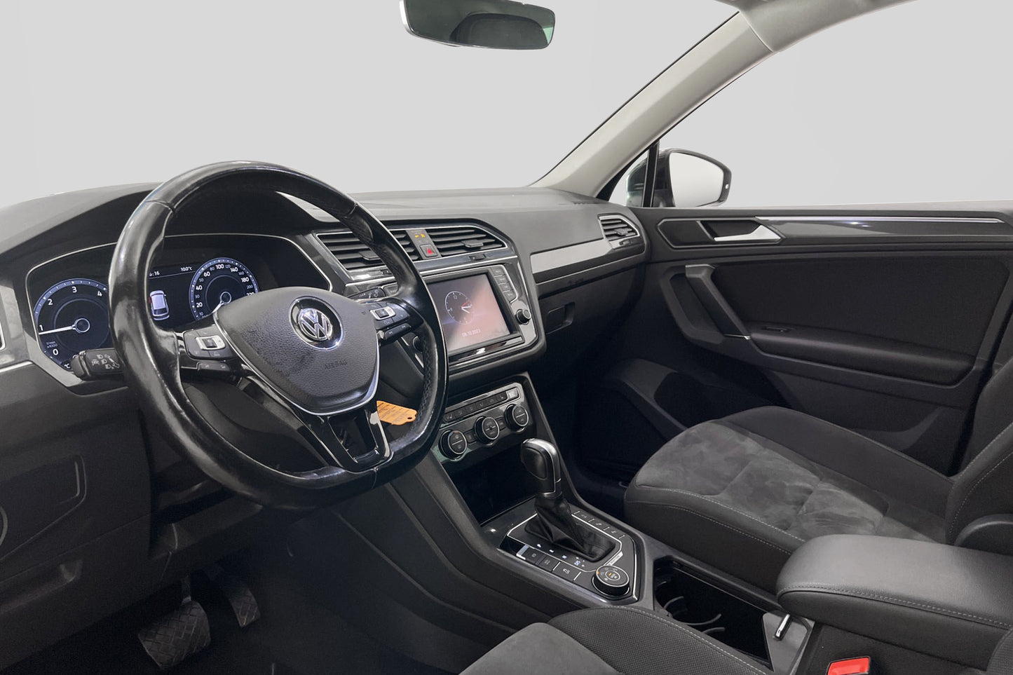 Volkswagen Tiguan 4M 190hk R-Line Cockpit Värmare Dragpkt