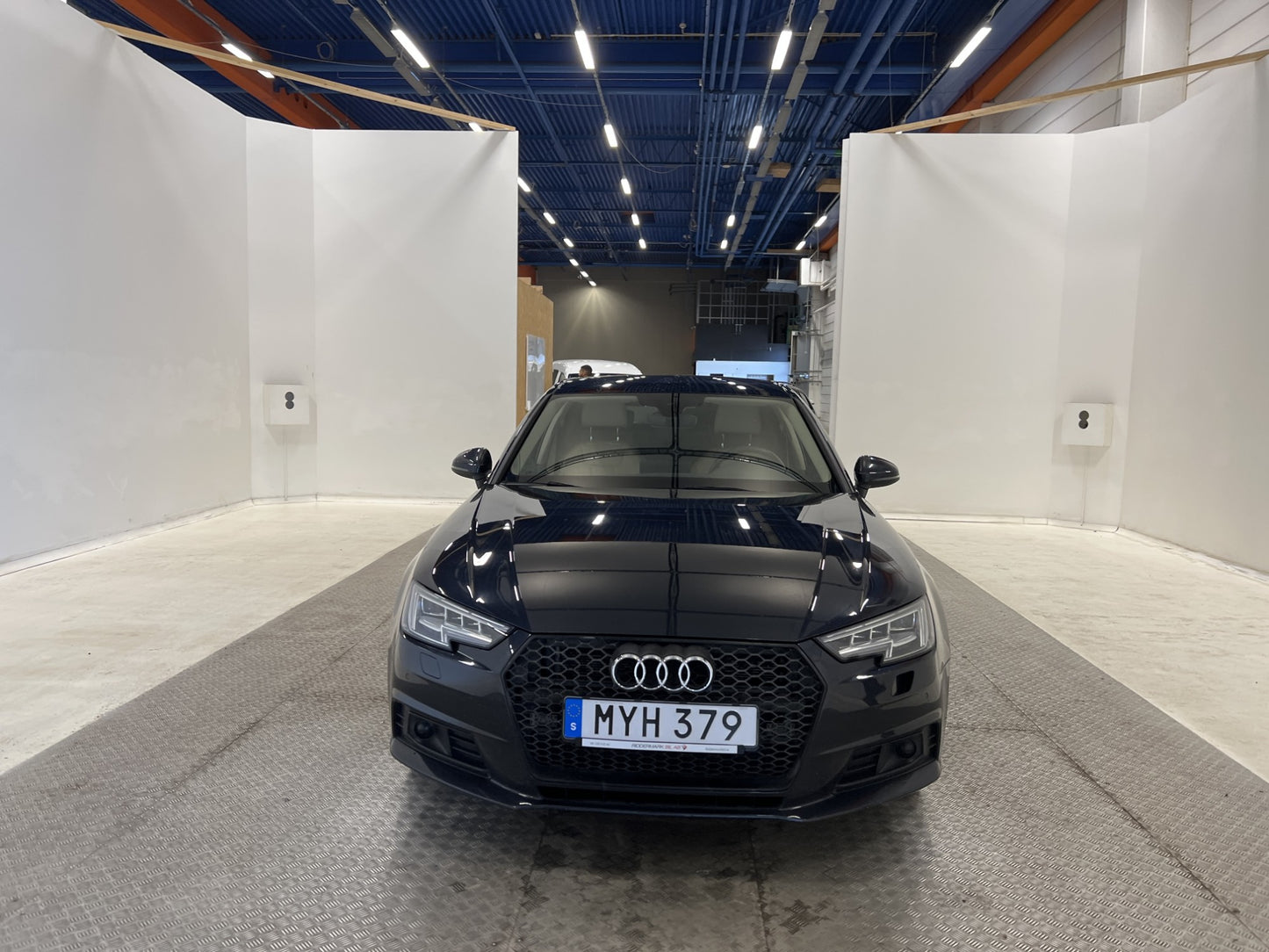 Audi A4 Sedan 2.0 TDI Q 190hk Sport Cockpit Värmare Skinn