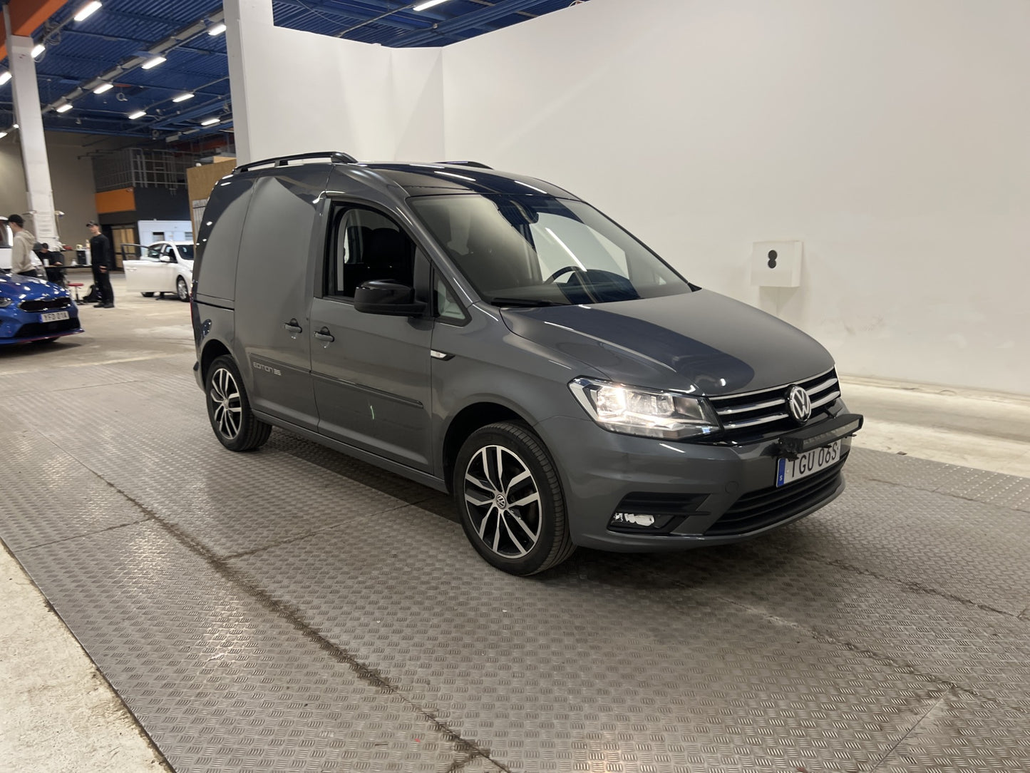 Volkswagen Caddy Edition 35 2.0 Värmare Dragkrok STUK Moms