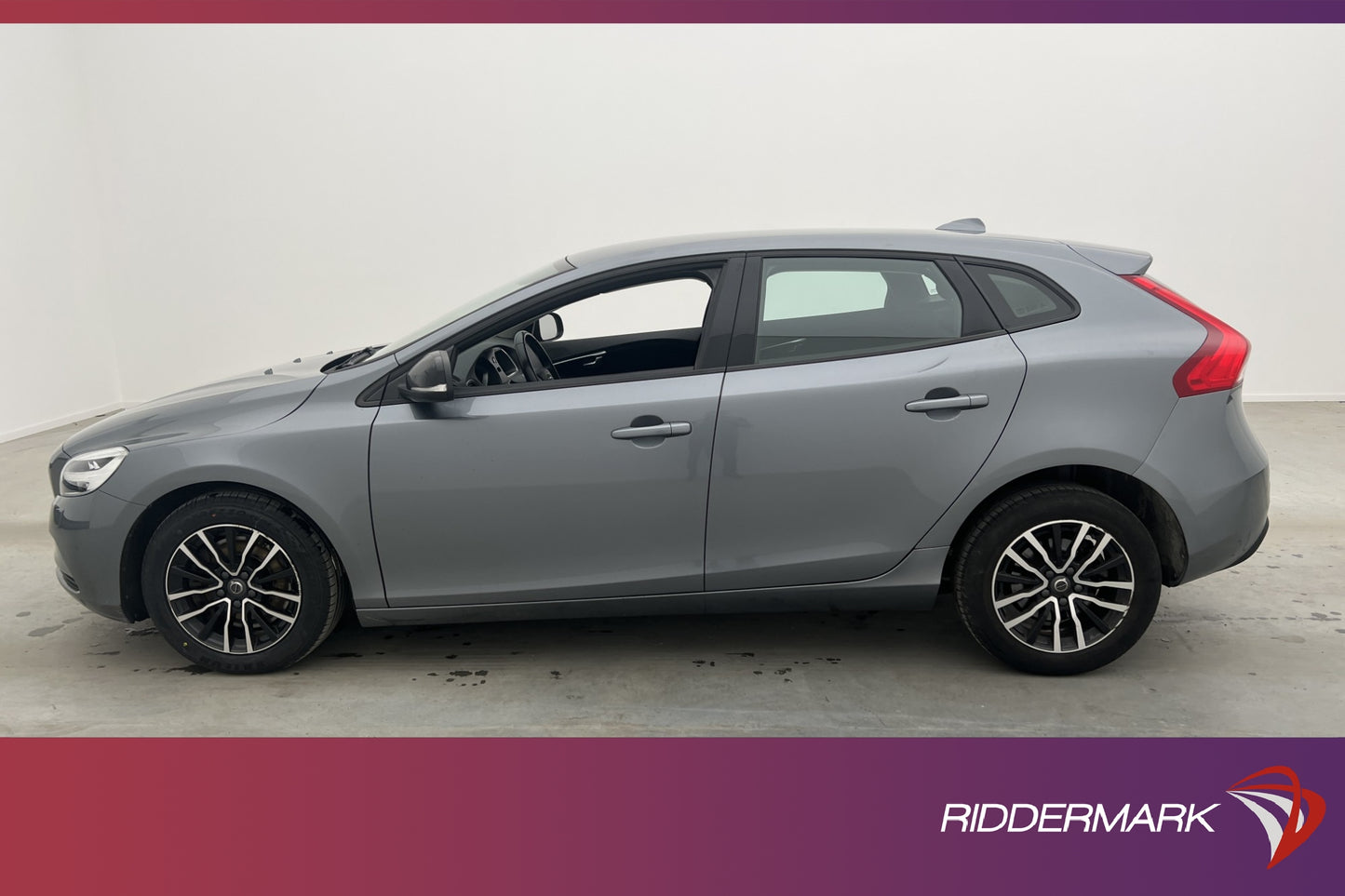 Volvo V40 D2 120hk Momentum VOC Värmare Sensorer Välservad