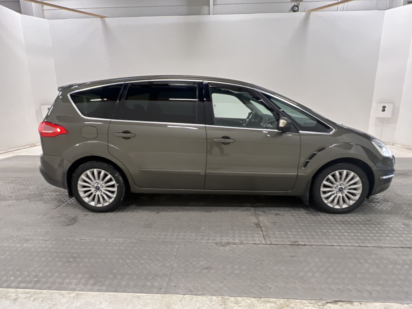 Ford S-Max 2.0 163hk 7-Sits Business Panorama Värmare Drag