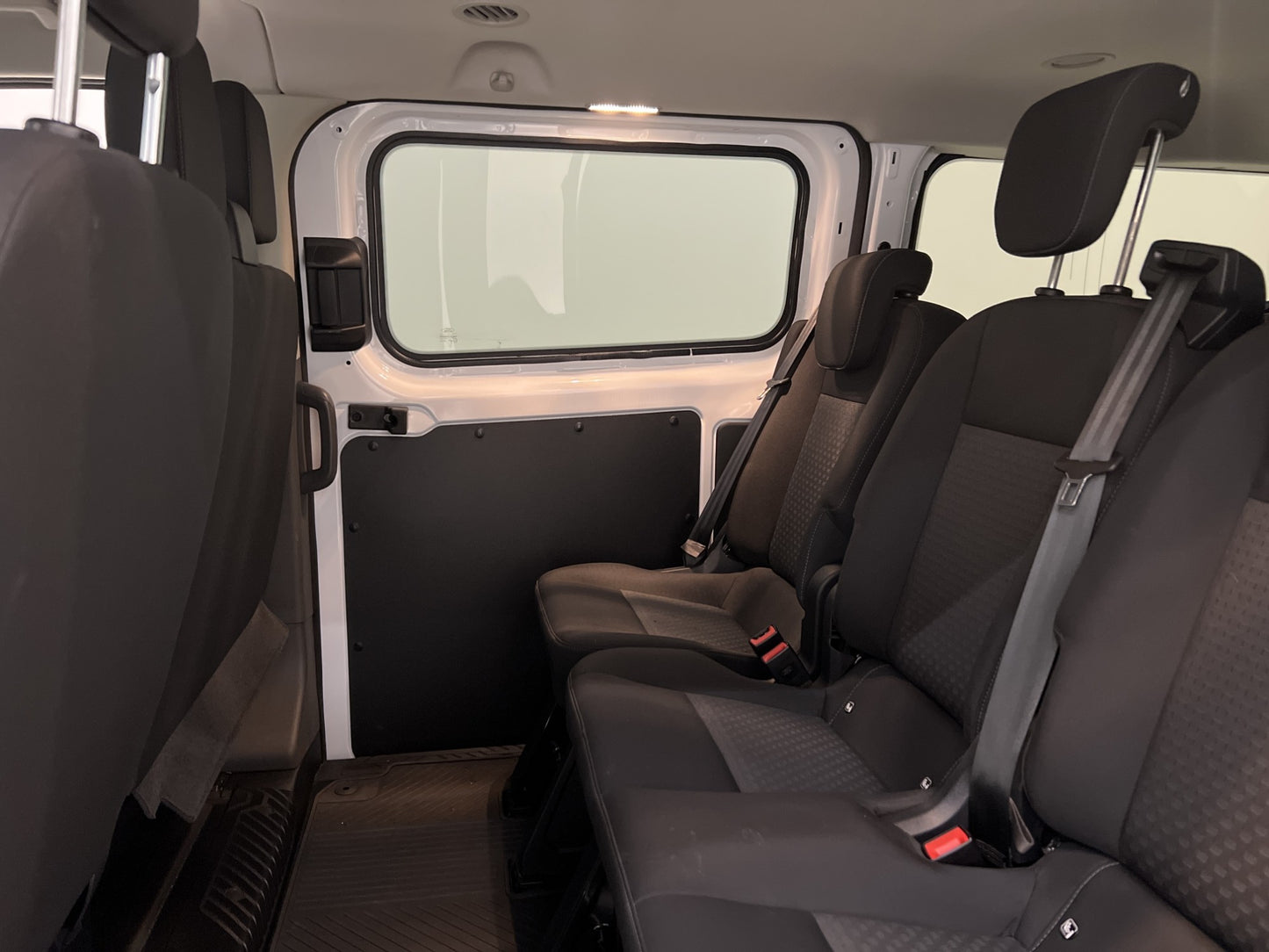 Ford Tourneo Custom L2 B-kamera 9-Sits Värmare Moms