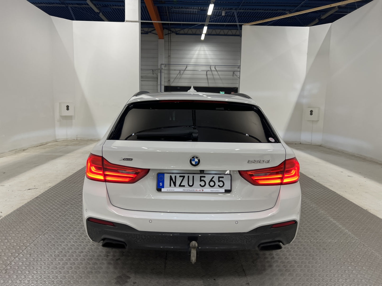 BMW 530 d xDrive 265hk Panorama Värm Skinn H/K 360° Navi HUD