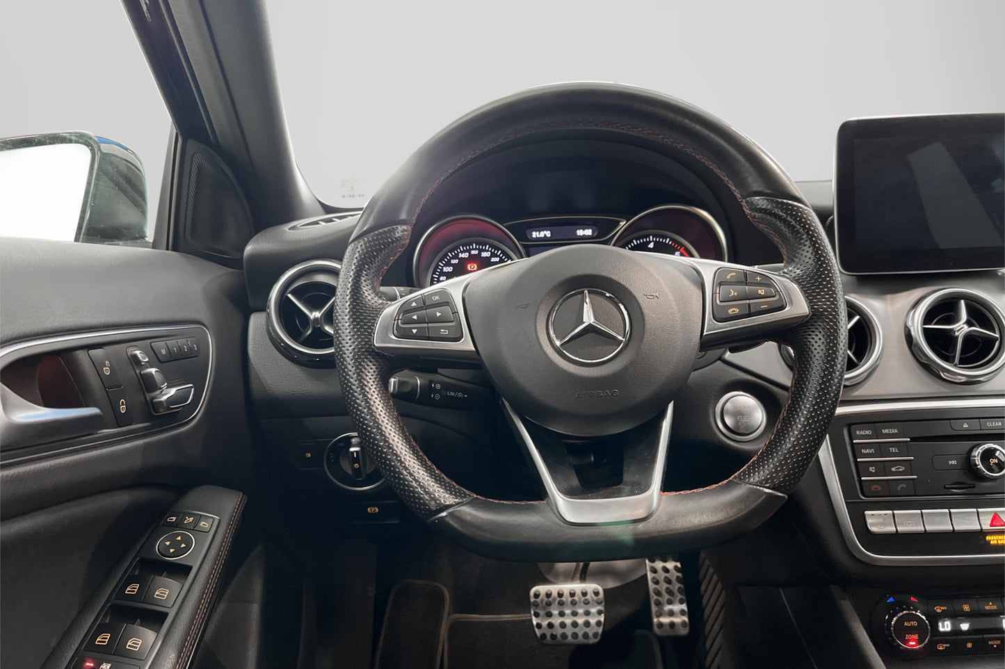 Mercedes-Benz GLA 200 d 4MATIC 7G-DCT AMG-Line B-Kamera Navi