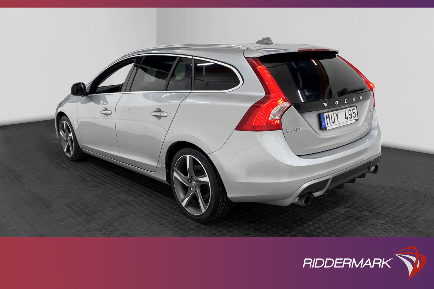 Volvo V60 T4F 180hk R-Design Skinn Låg skatt 0.7l/mil