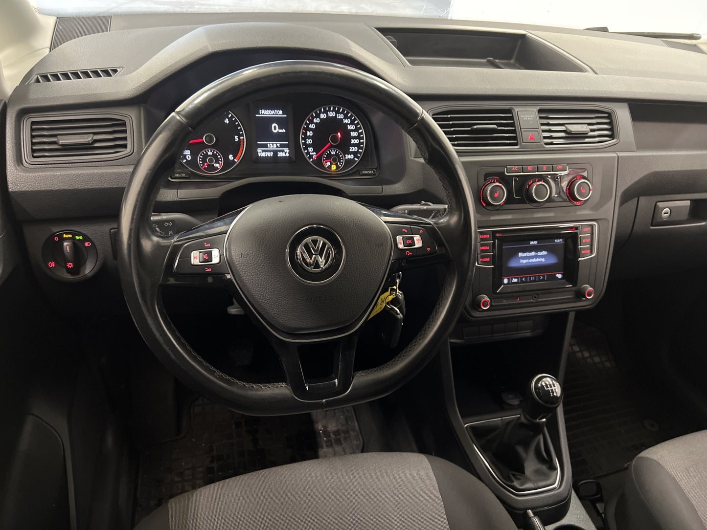 Volkswagen Caddy 1.6TDI Dragkrok Värmare V-Inredd