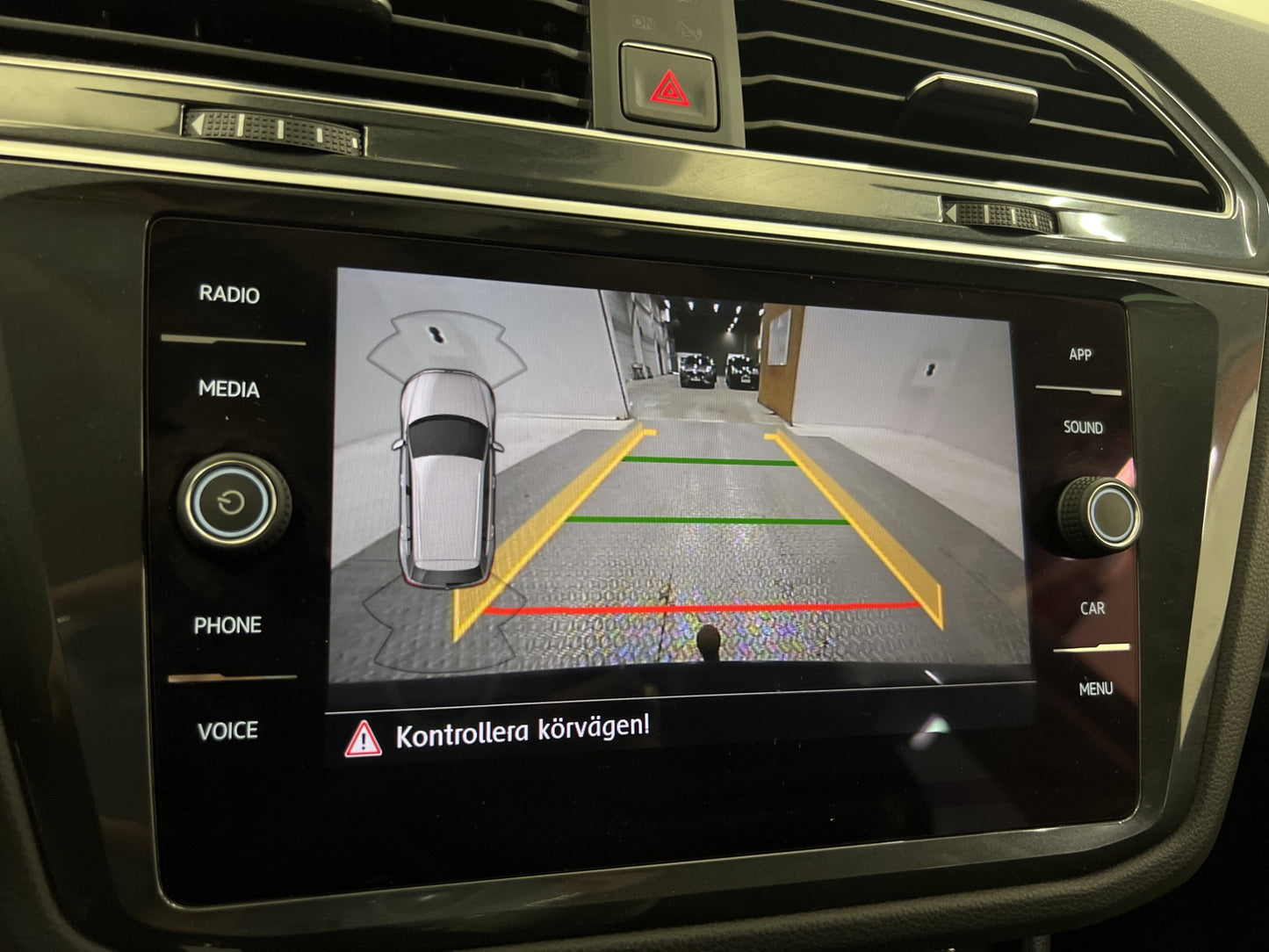 Volkswagen Tiguan 4M 190hk R-Line Cockpit Värmare B-Kam Drag