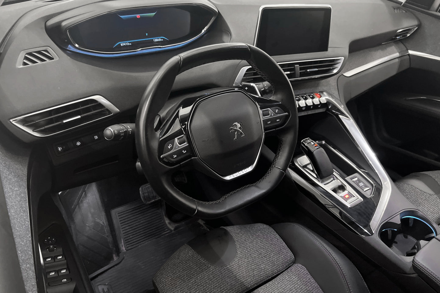 Peugeot 3008 GT Plug-in Hybrid Cockpit Navi Kamera MOMS