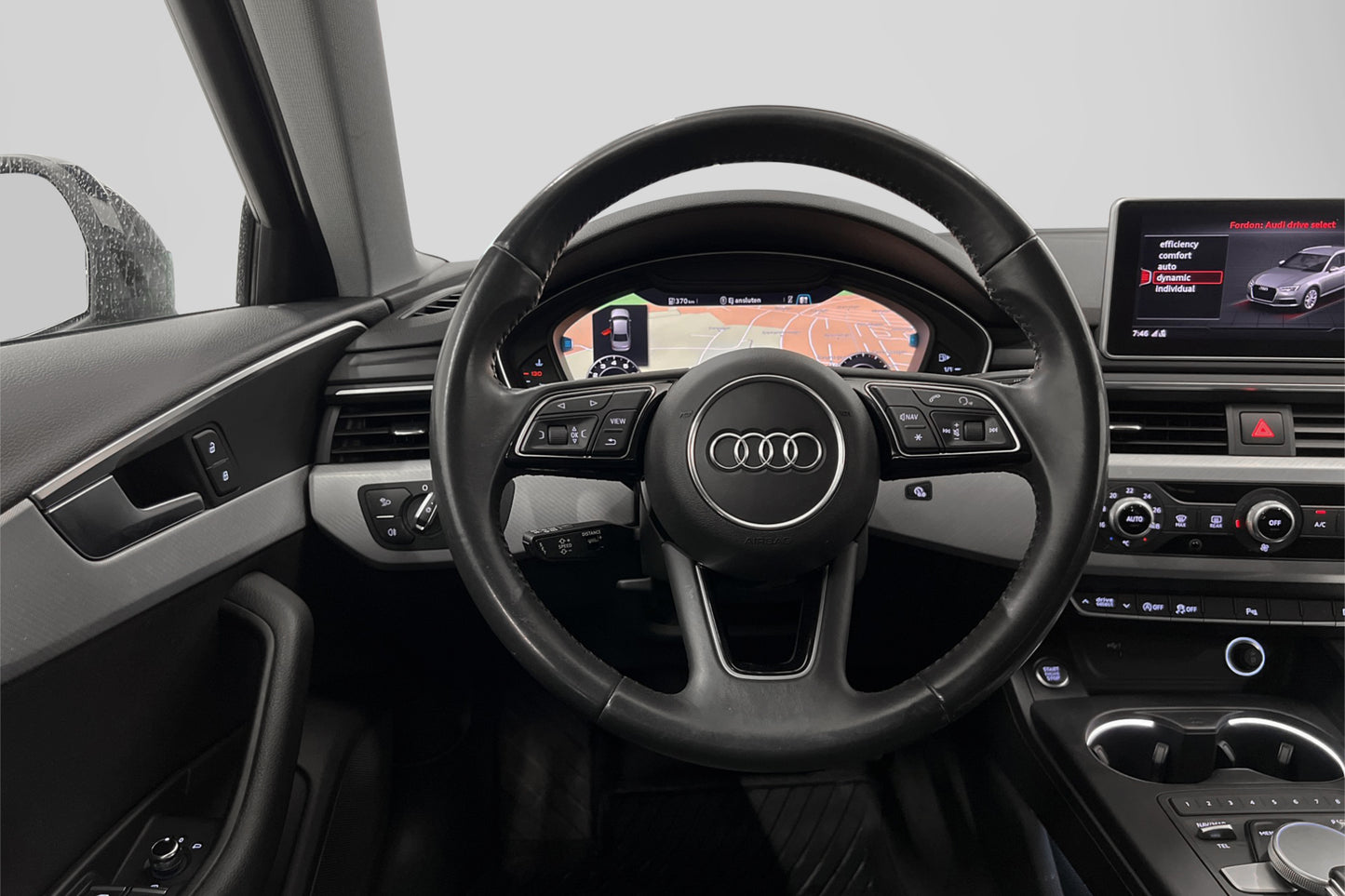 Audi A4 2.0 TFSI Quattro 252hk Cockpit Värmare Svart Optik