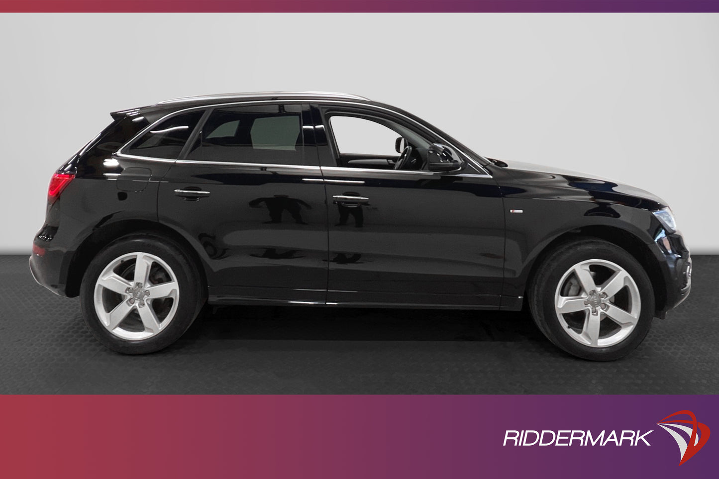 Audi Q5 2.0 TDI Quattro 190hk S-Line D-Värm Drag Nyservad