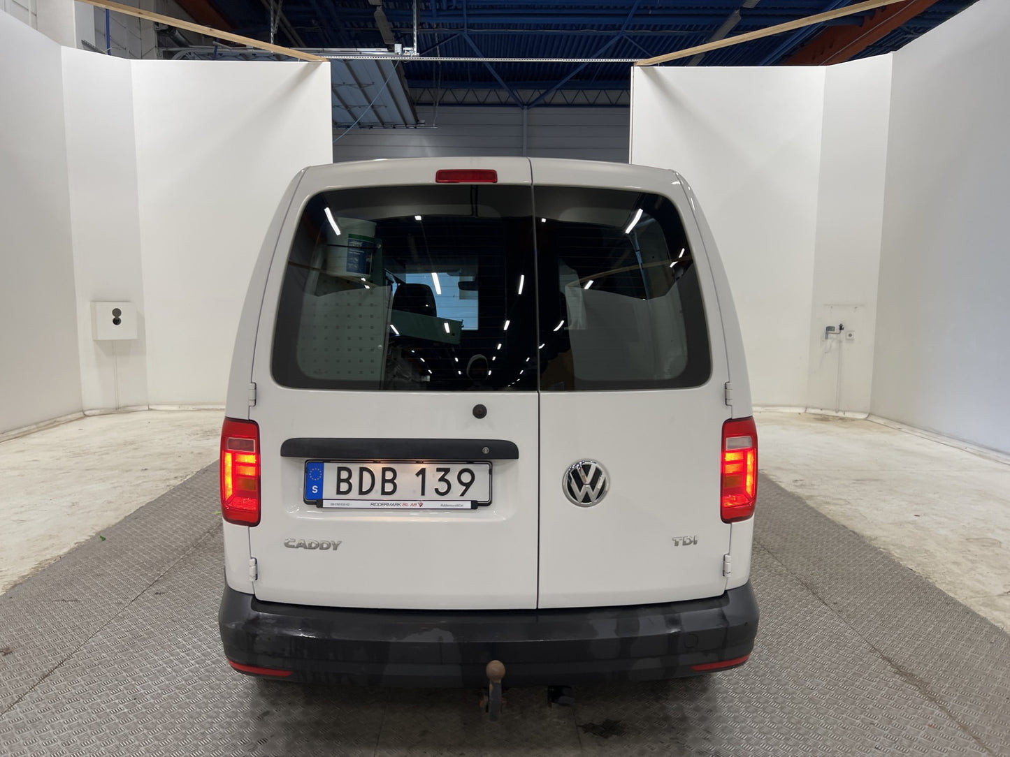 Volkswagen Caddy 1.6TDI Dragkrok Värmare V-Inredd