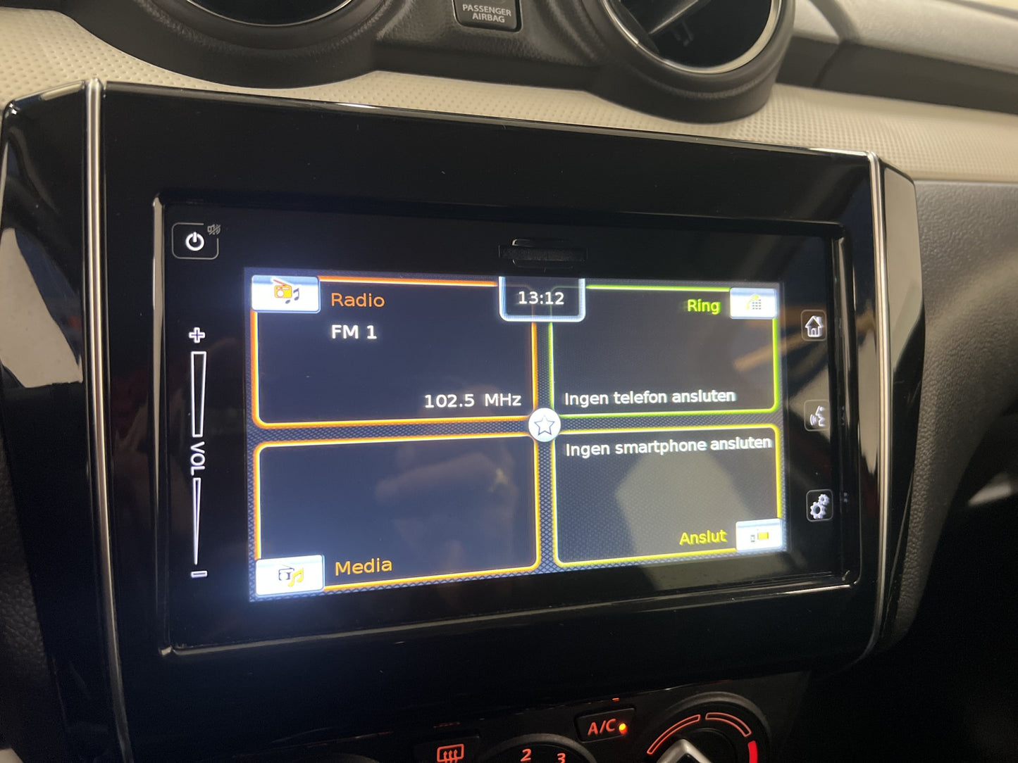 Suzuki Swift Dualjet 90hk GL M-Värm Carplay Kamera Välservad