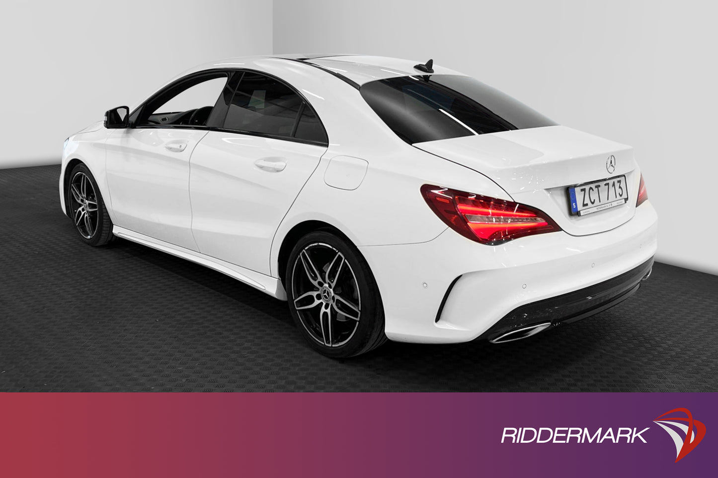 Mercedes-Benz CLA 180 122hk AMG Pano Värmare PDC Välservad