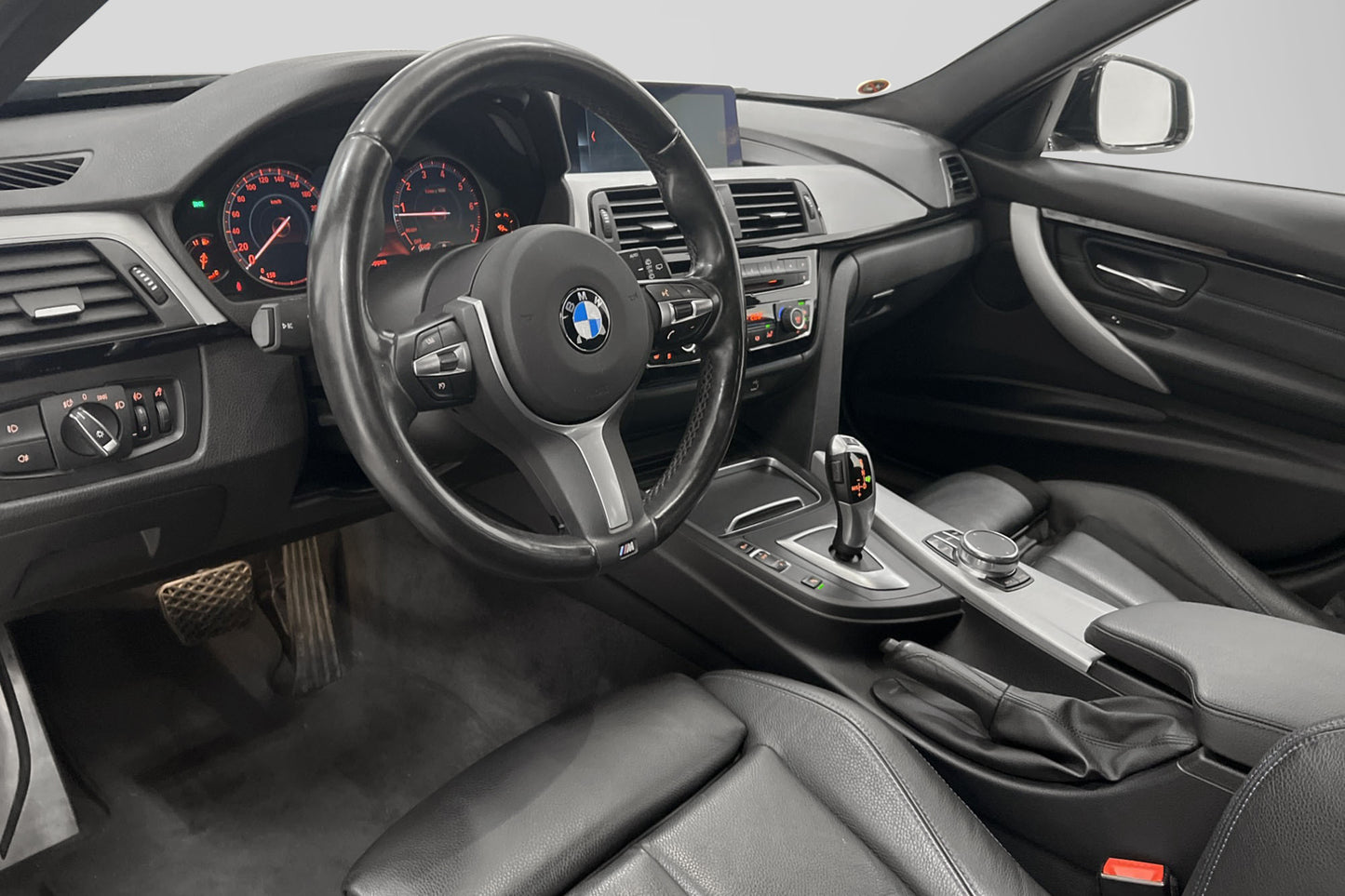 BMW 320i xDrive 184hk M Sport B-värm Navi Drag Skinn