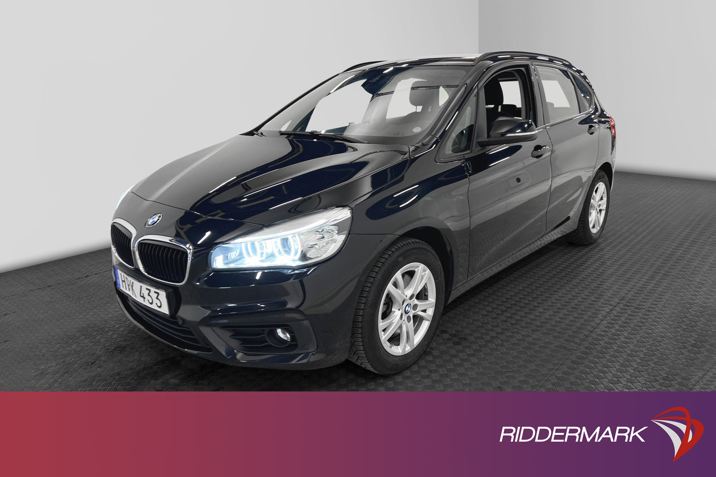 BMW 218i Active Tourer 136hk B-kamera Keyless Drag Nyservad