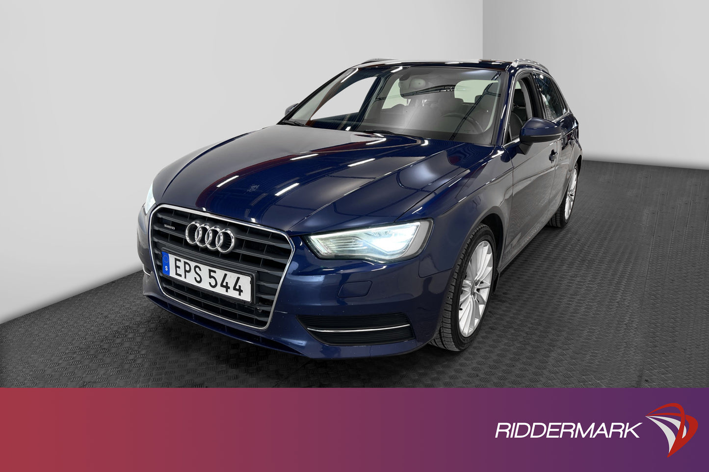 Audi A3 2.0 TDI Q 184hk D-värmare T-lucka Halvskinn Nyservad