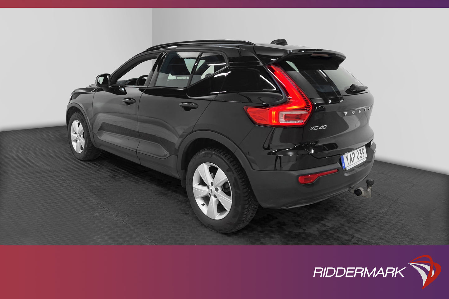 Volvo XC40 D3 150hk R-Design VOC D-värm Rattvärm Kamera Drag