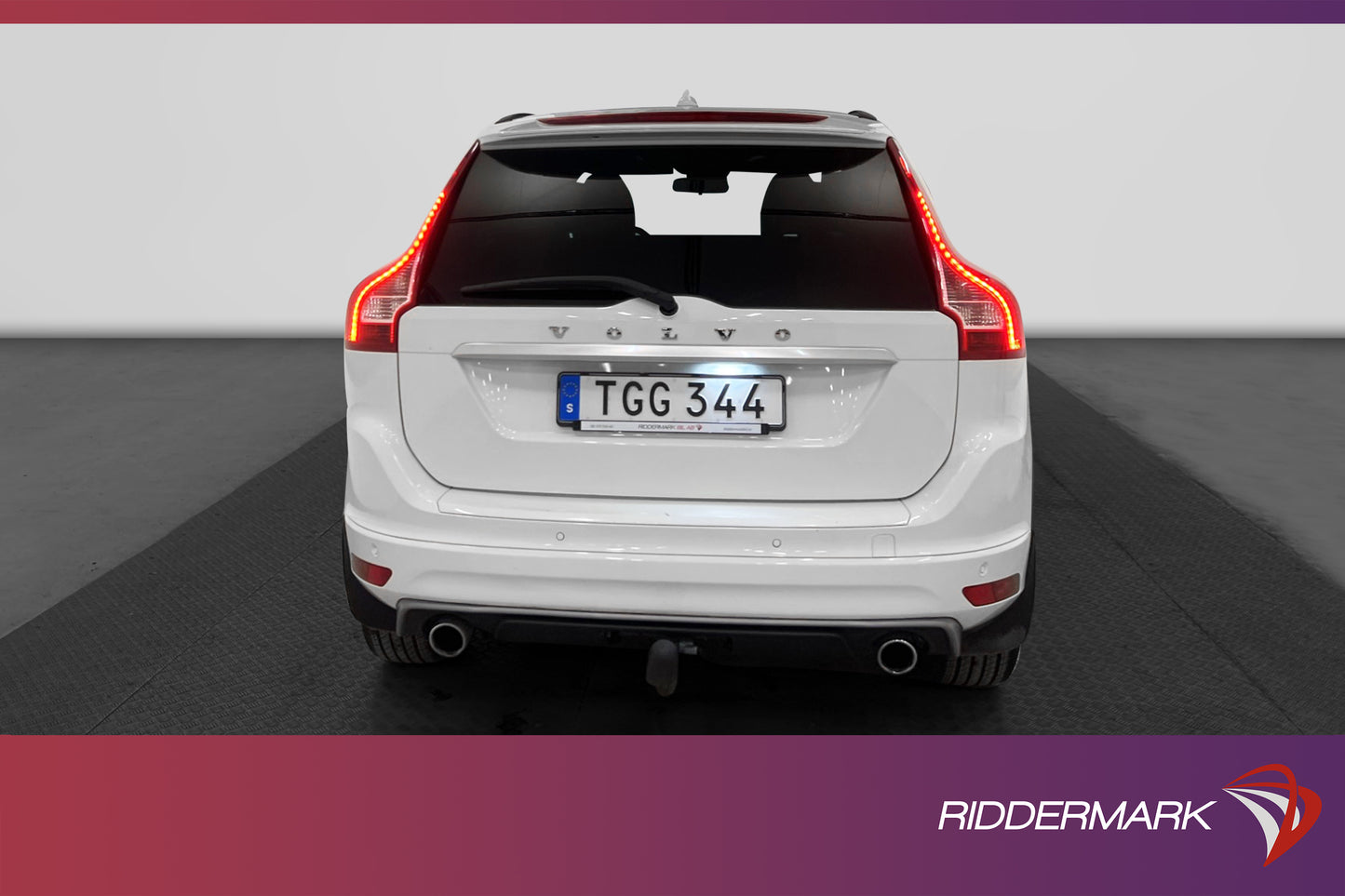 Volvo XC60 D4 AWD 190hk R-Design D-Värm Pano VOC Navi Drag