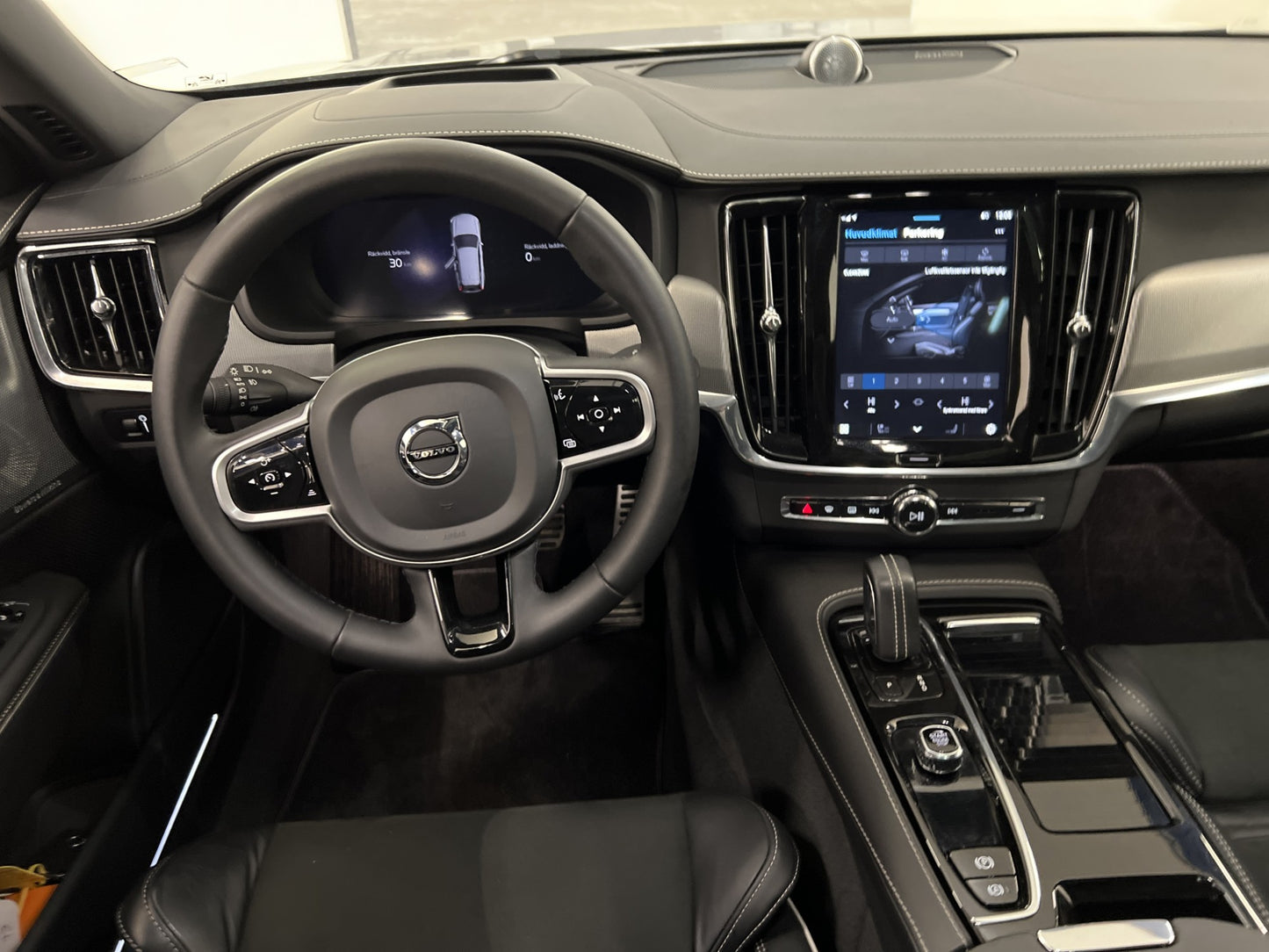 Volvo V90 T8 AWD Recharge 456hk R-Design B&W Pano 360° MOMS