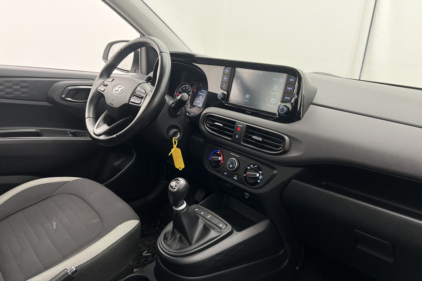 Hyundai i10 1.0 MPi 67hk Essential CarPlay Rattvärme Välserv