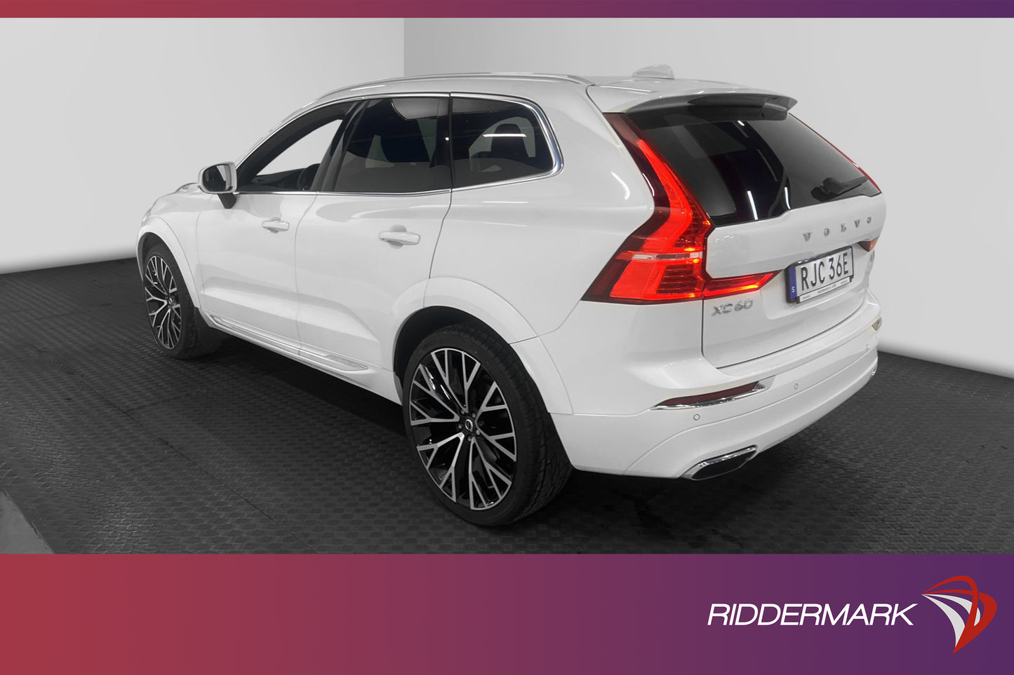 Volvo XC60 B4 197hk AWD Inscription Pano B&W Massage HuD VOC