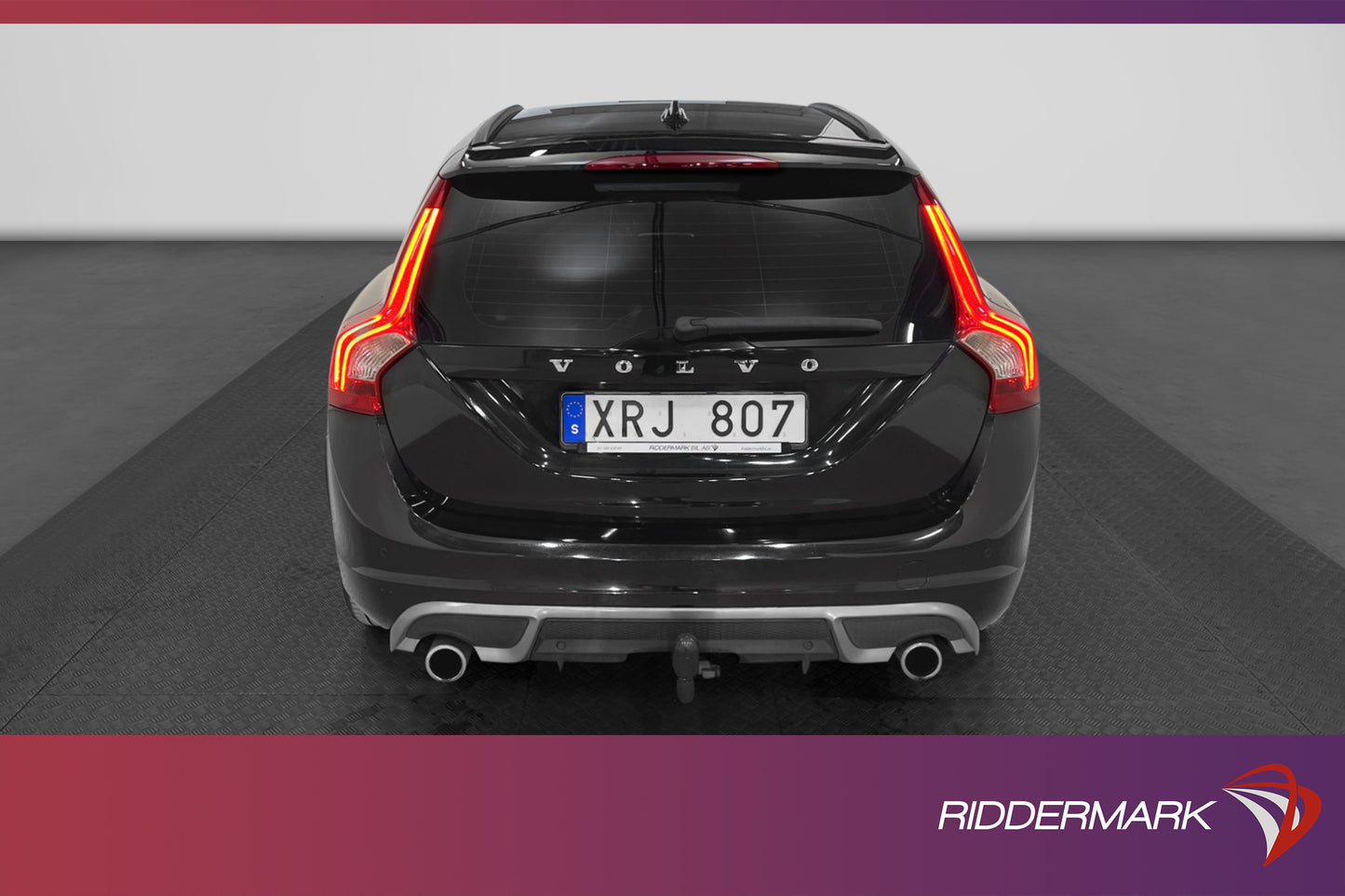 Volvo V60 D5 AWD 215hk R-Design VOC Värm Taklucka Navi Drag