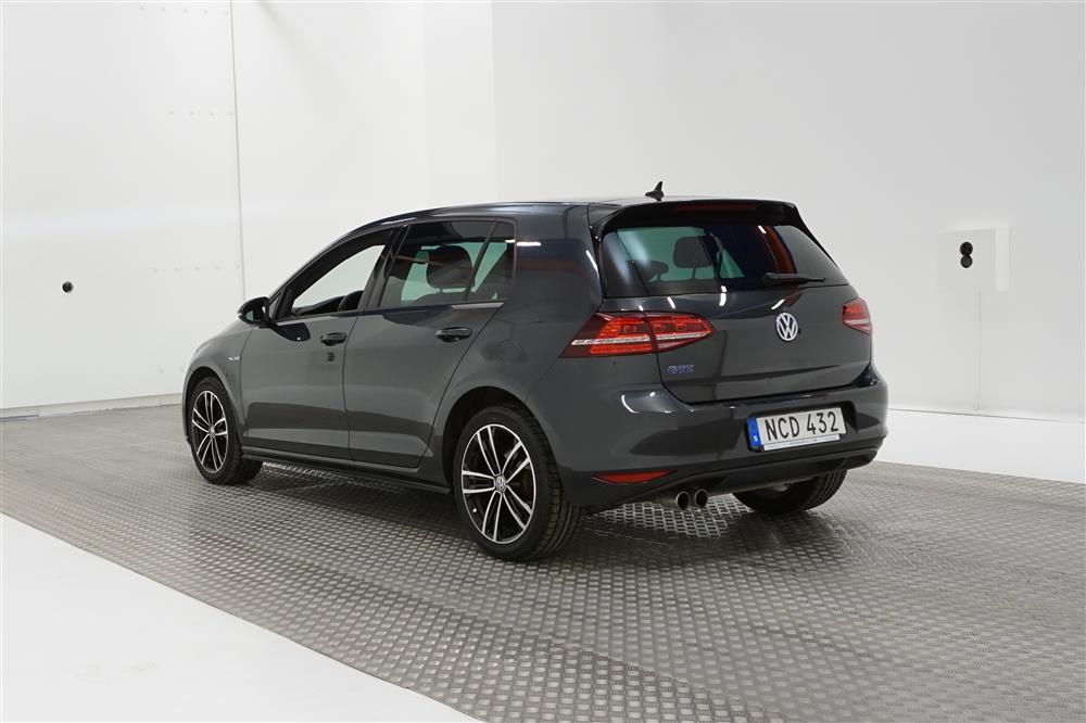 Volkswagen Golf GTE 204hk P-Värm Backkamera Nyservad