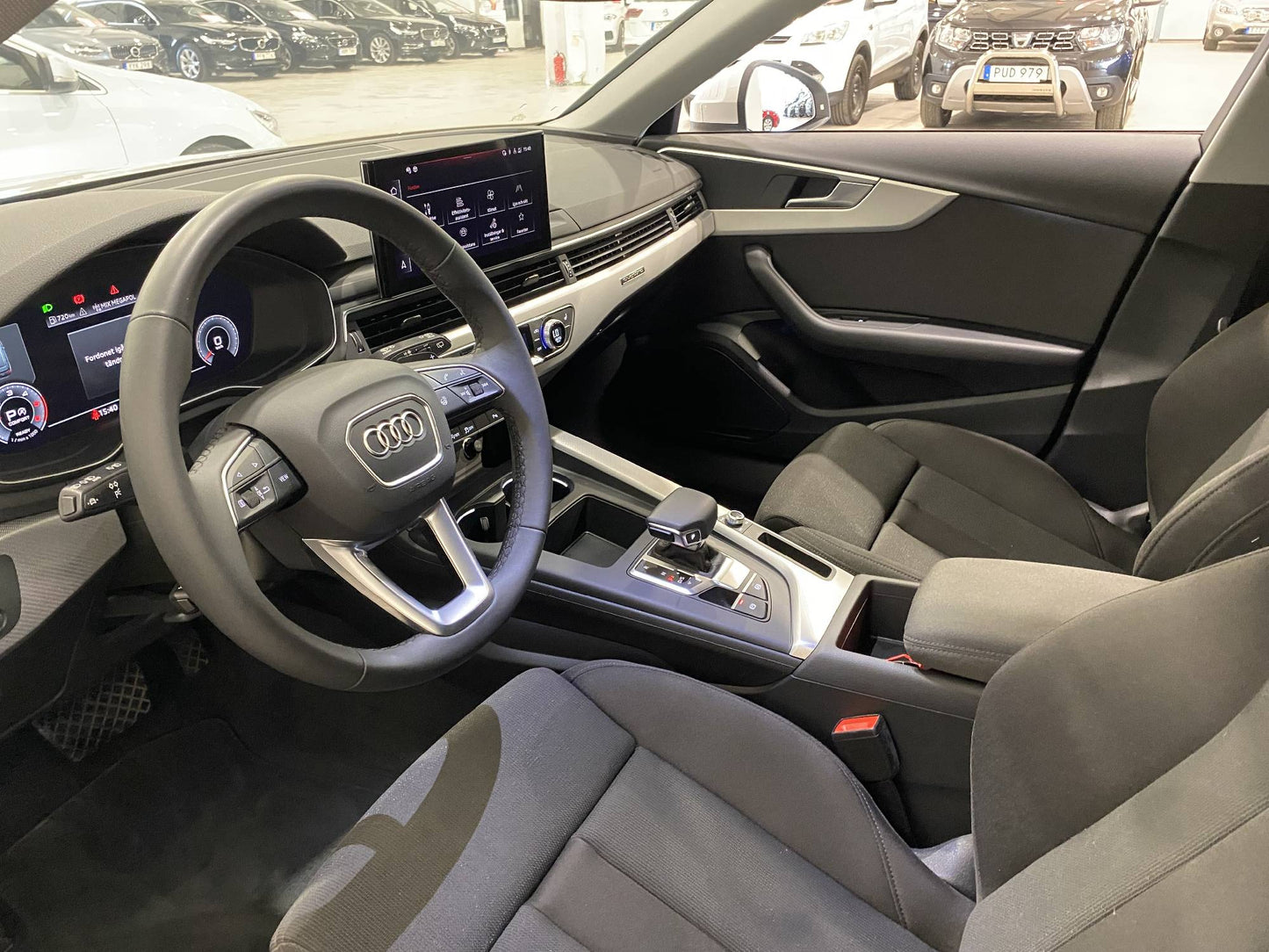 Audi A4 Allroad Quattro 40 TDI 204hk Cockpit Matrix D-värm