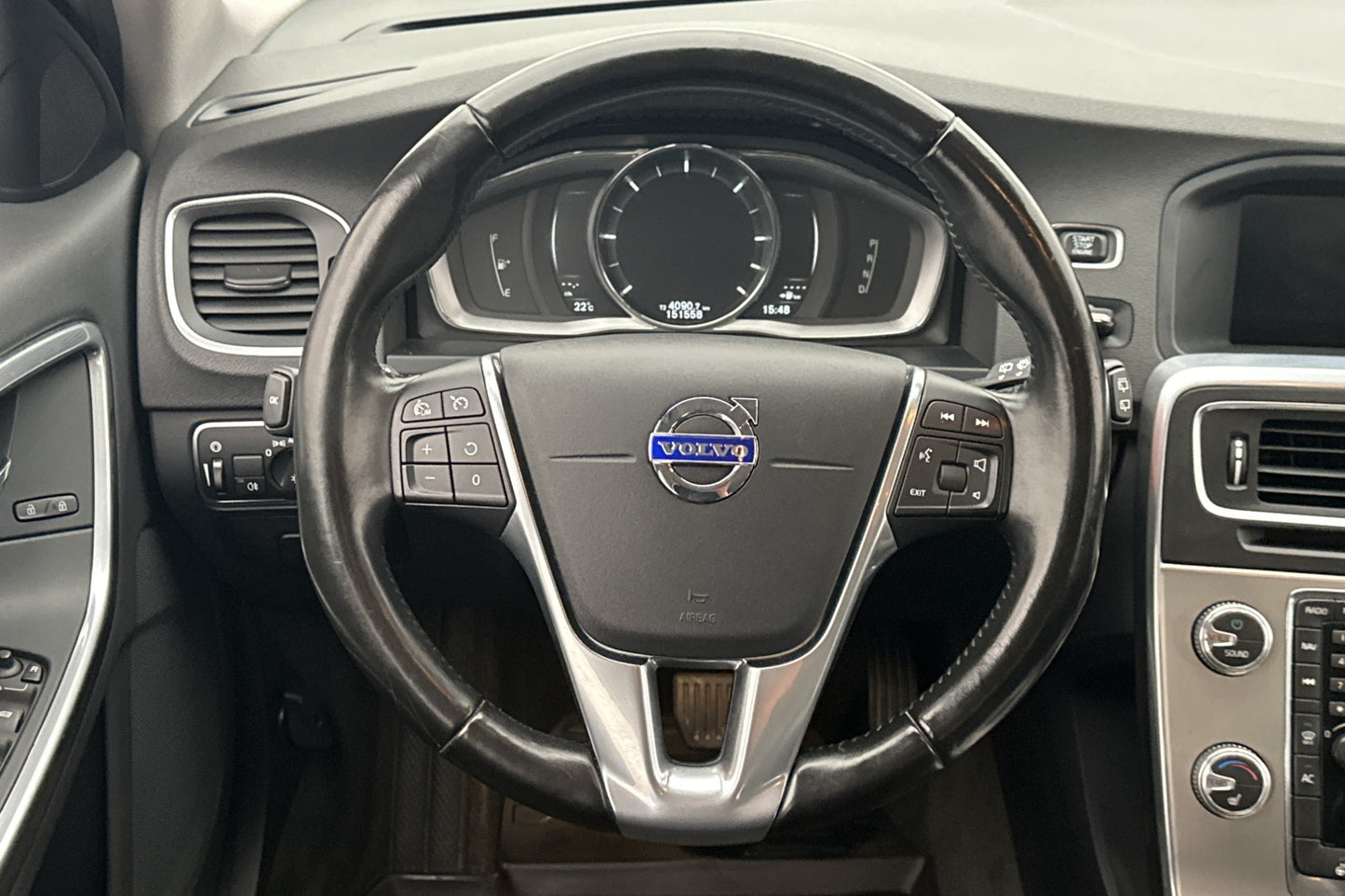 Volvo V60 D3 150hk Momentum VOC D-Värmare Navi Nyservad