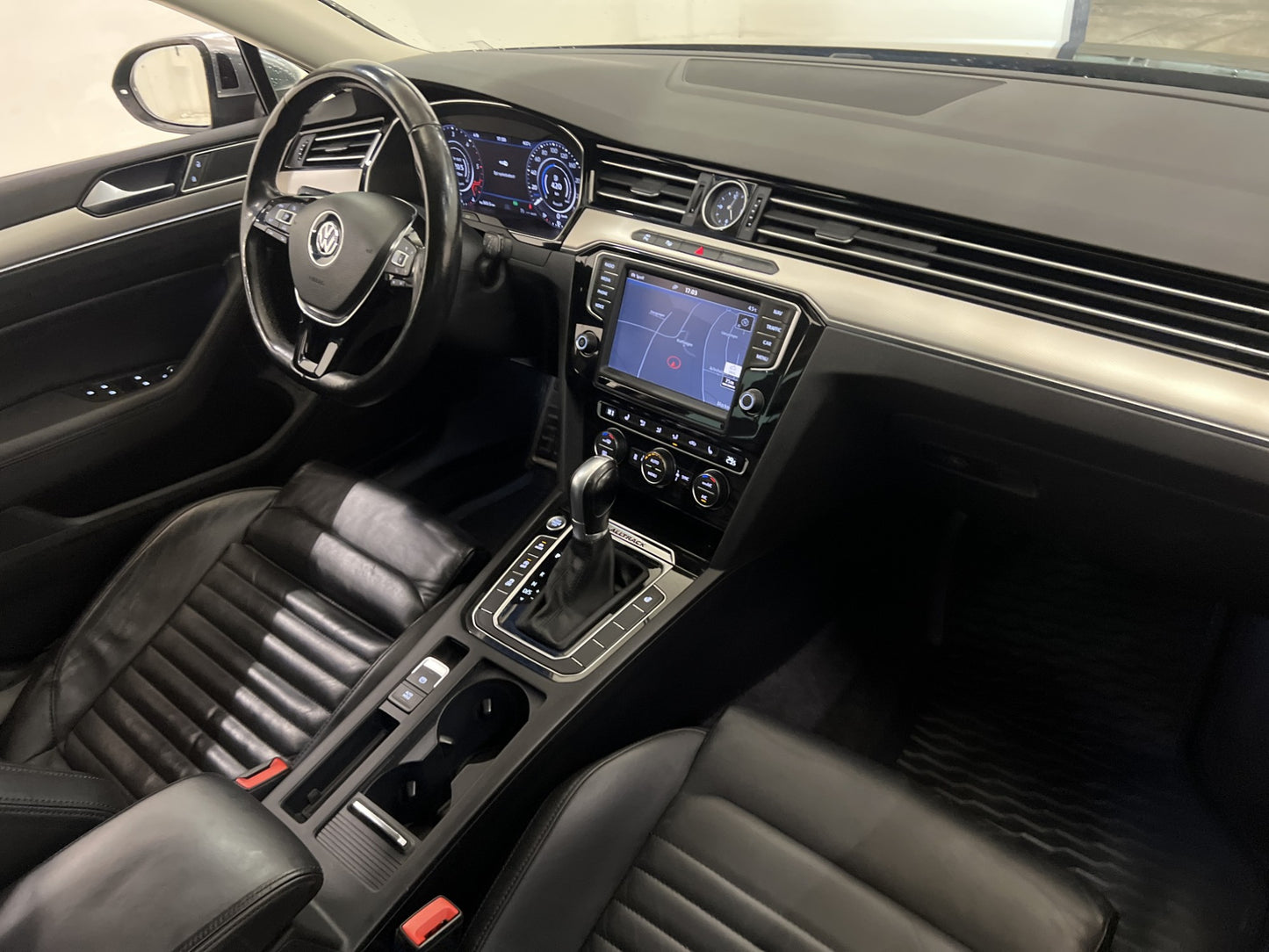 Volkswagen Passat Alltrack 2.0 TDI 4M D-Värm Cockpit Navi