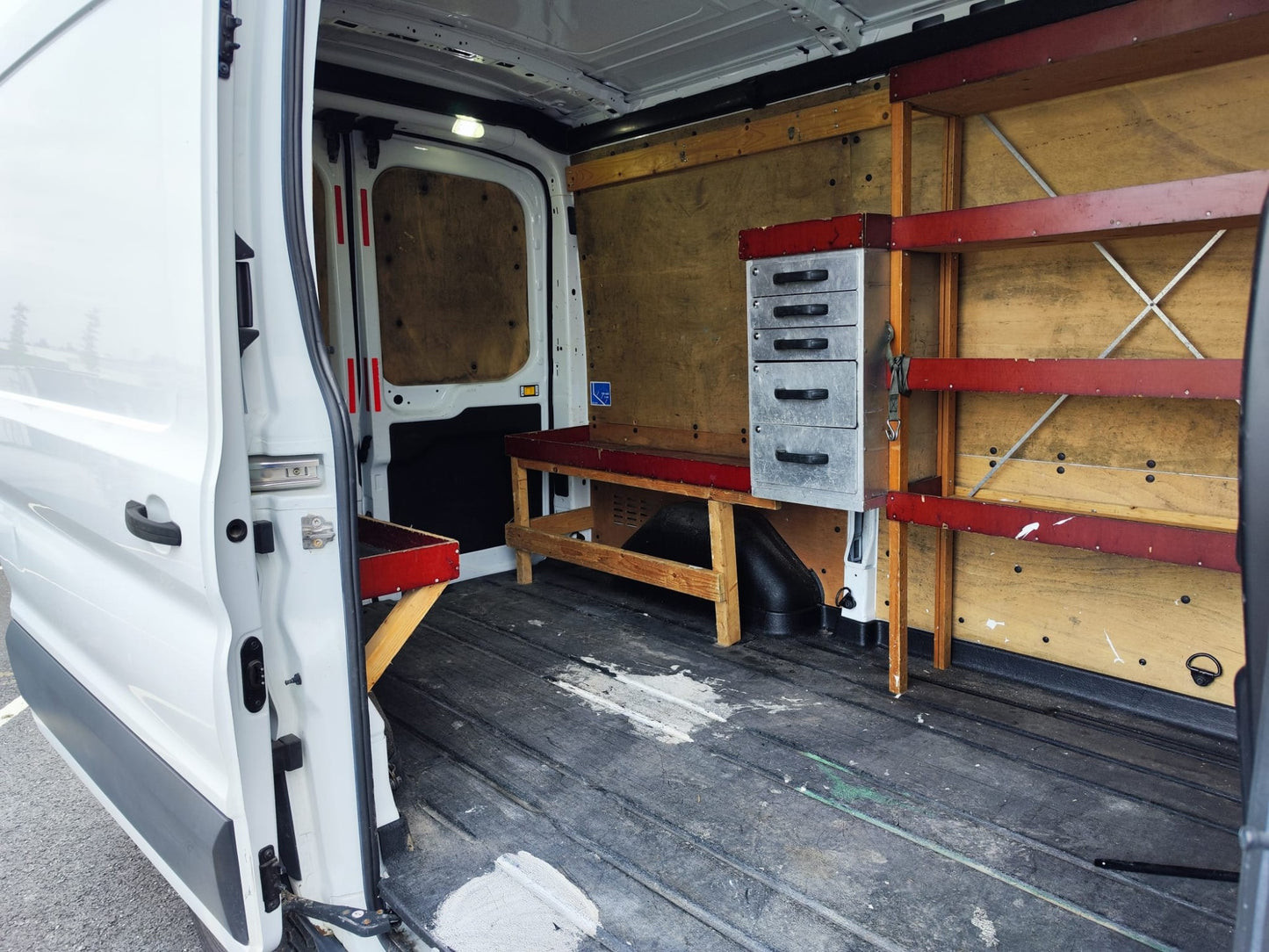 Ford Transit 290 L2H2 Värmare Dragkrok B-Kamera 3-Sits Moms