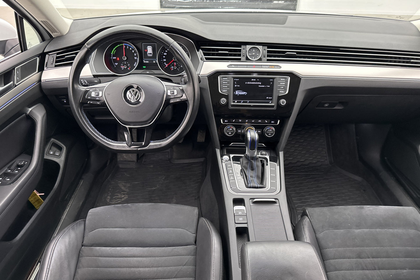 Volkswagen Passat GTE 218hk Backkamera Dragkrok CarPlay