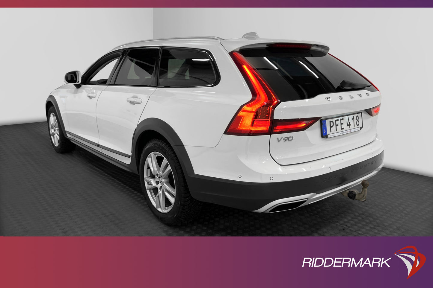 Volvo V90 Cross Country D4 AWD Pro VOC B-Kamera D-Värm Navi