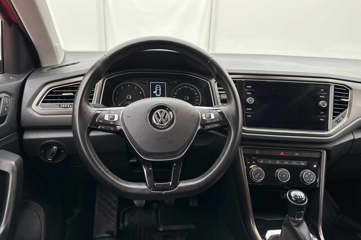 Volkswagen T-Roc 1.0 TSI 115hk Kamera CarPlay Drag Låg-Skatt