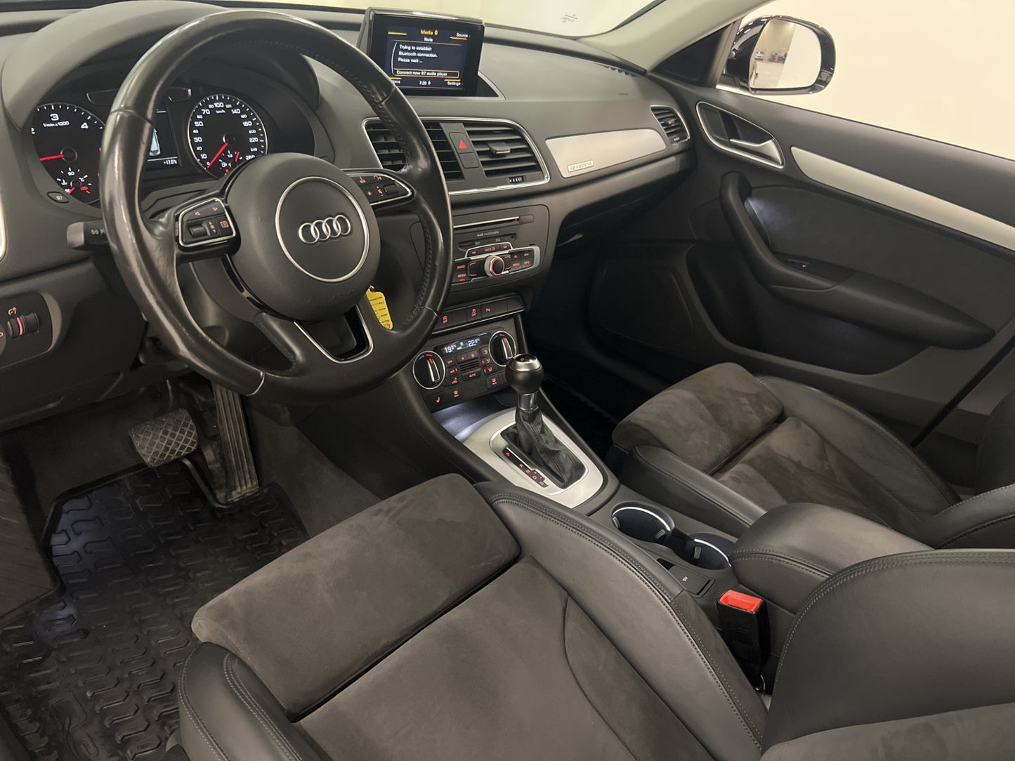 Audi Q3 2.0 TDI Quattro 150hk Sport Edit P-Sensor Alcantara