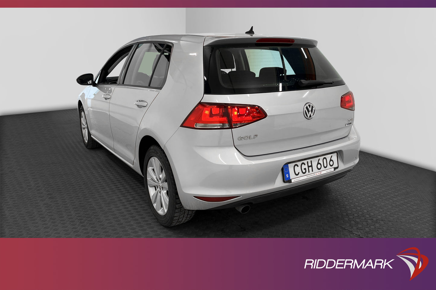 Volkswagen Golf 1.6 TDI 110hk Style Kamera Navi Välservad