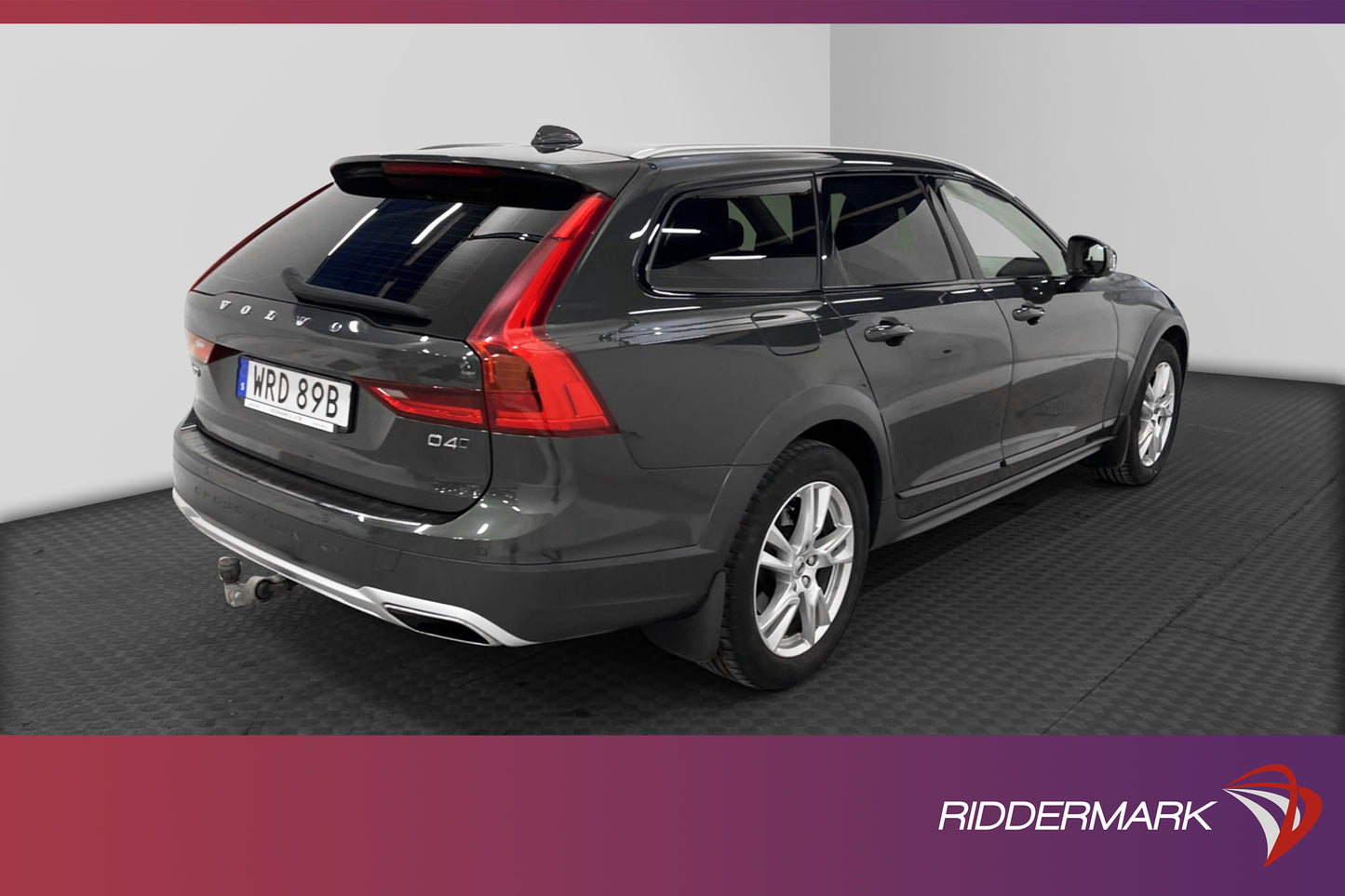 Volvo V90 Cross Country D4 AWD Momentum B-kamera Skinn Navi