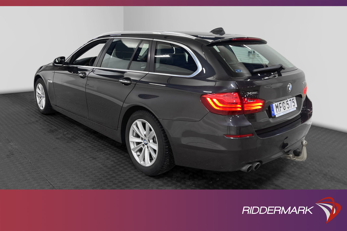 BMW 520d xDrive 190hk Värmare H/K Pano Skinn P-sensor Drag