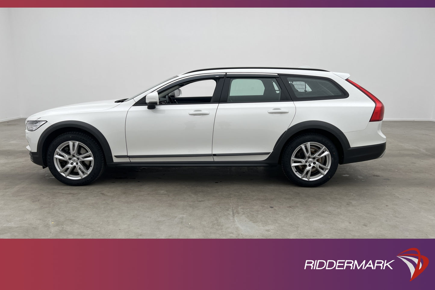 Volvo V90 Cross Country D4 AWD Kinetic VOC Värm Navi Drag