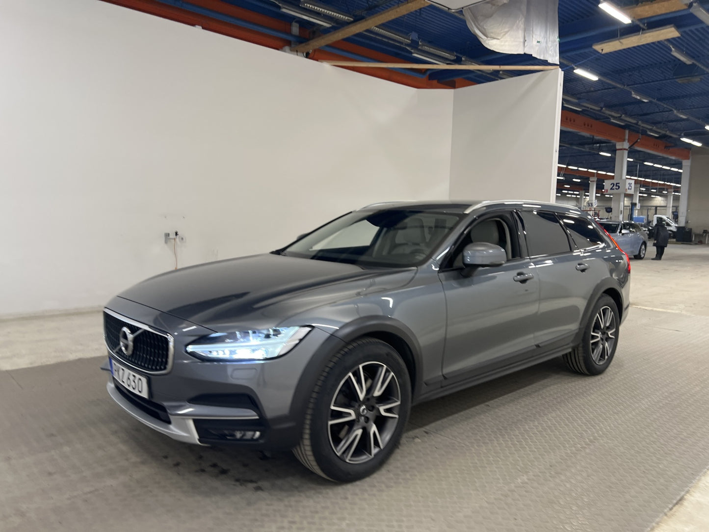 Volvo V90 Cross Country D4 AWD Inscription Pro VOC Värm 360°